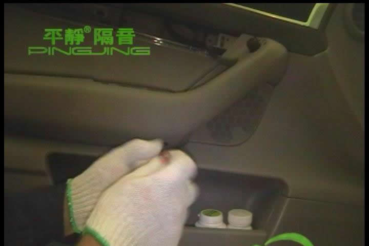 拆卸车门的步骤